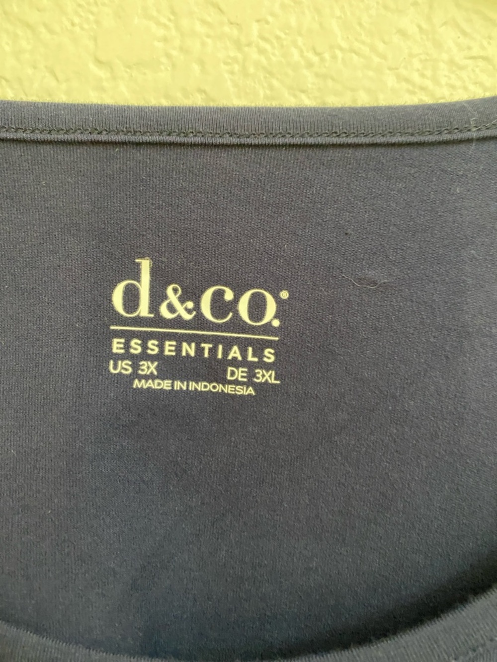 d&co. Essentials 3X Navy Blue Scoop Neck Tee Plus Size Soft Stretch Top - Picture 2 of 4